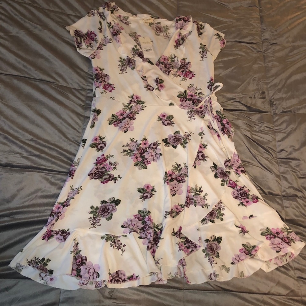 NWT Ruffles White/Floral Dress